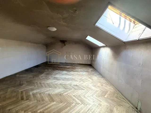 Sonstiges; holzboden, tageslicht