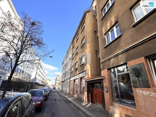Dom a okolie; výhľad