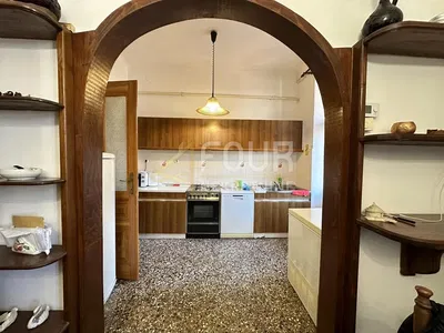 Cocina; electrodomésticos, suelo de baldosas