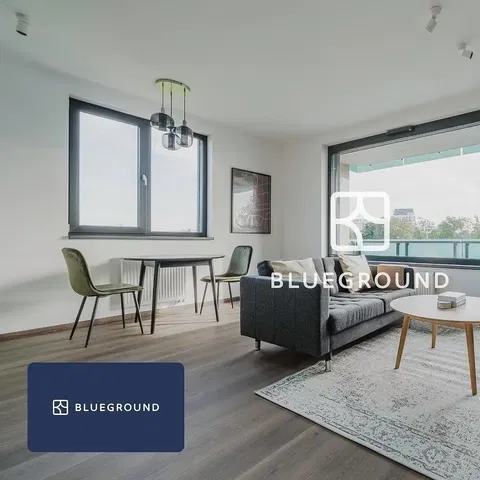 Wohnzimmer; blick, holzboden, tageslicht, moderner stil