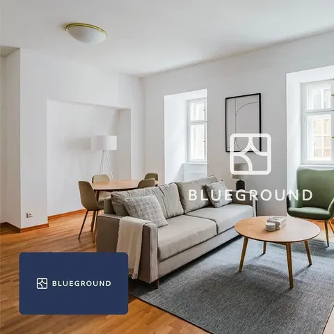 Wohnzimmer; holzboden, tageslicht, moderner stil