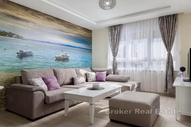 Wohnzimmer; blick, tageslicht, moderner stil