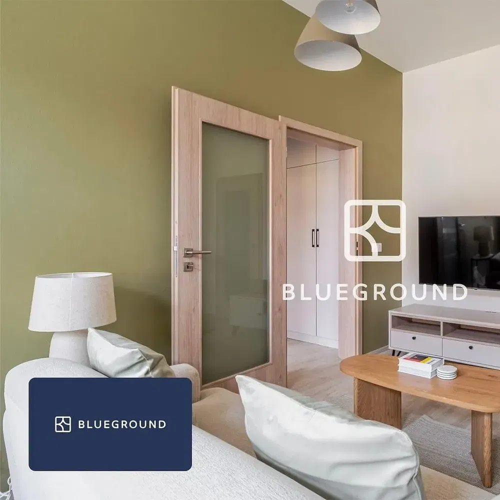 Wohnzimmer; moderner stil, holzboden, tageslicht