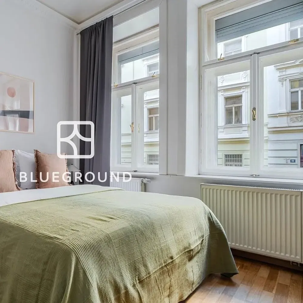 Schlafzimmer; blick, holzboden, tageslicht