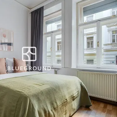 Schlafzimmer; blick, holzboden, tageslicht