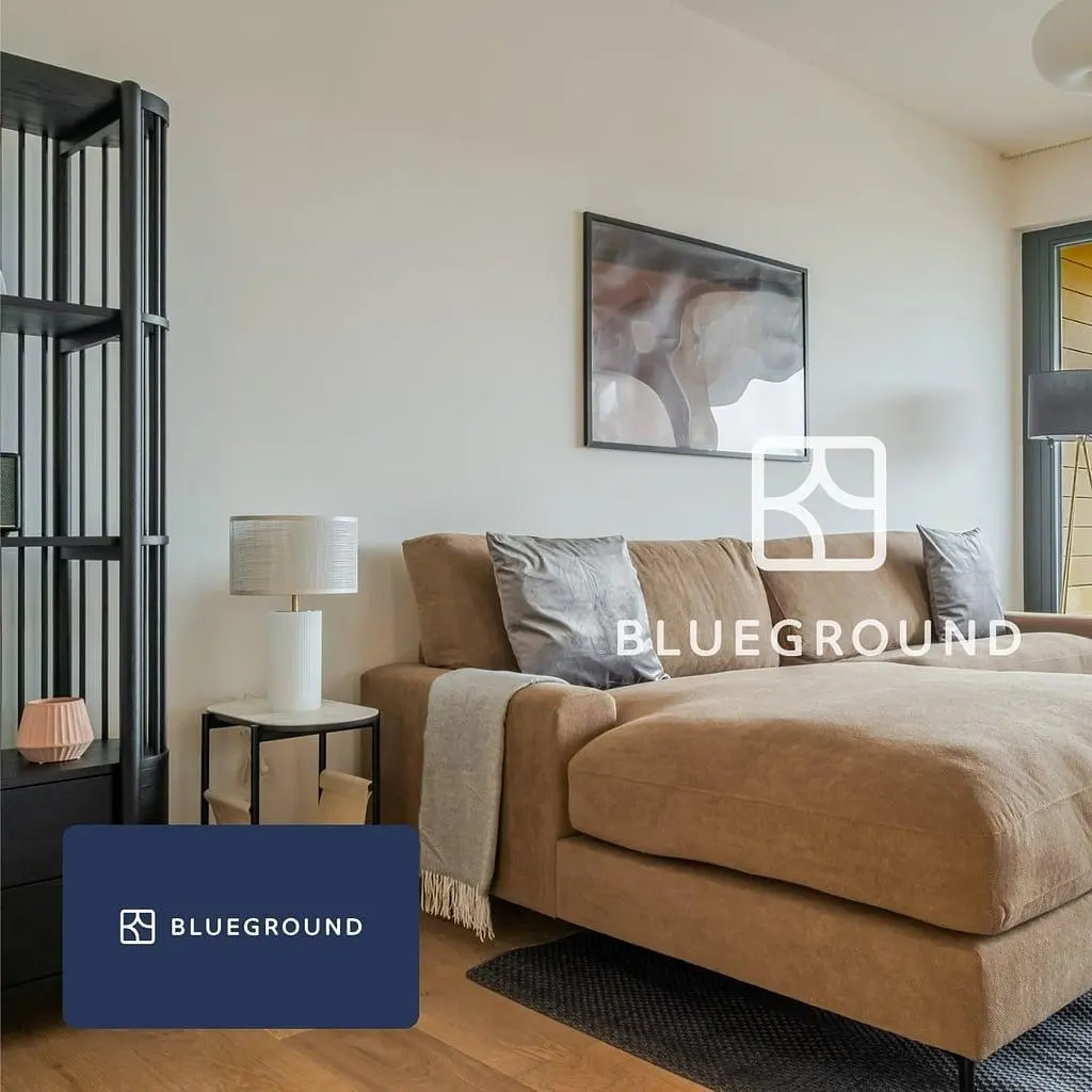 Living room; modern style, wood floor, natural light