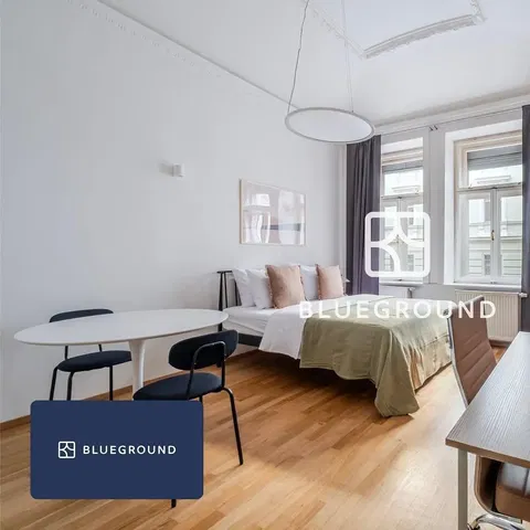 Bedroom; wood floor, natural light, modern style