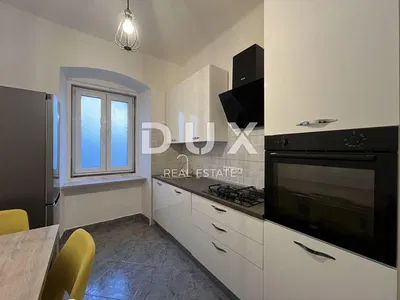 مطبخ; أجهزة المطبخ, أرضية من البلاط