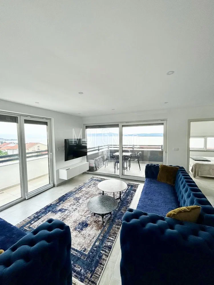 Oturma odası; manzara, doğal ışık, modern stil