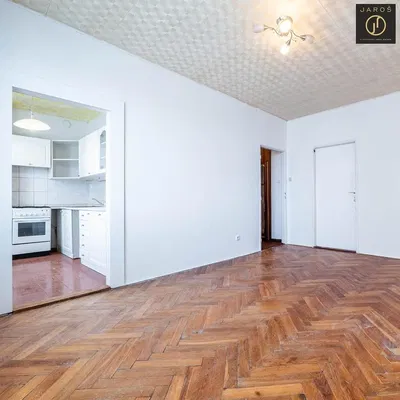 Wohnzimmer; holzboden