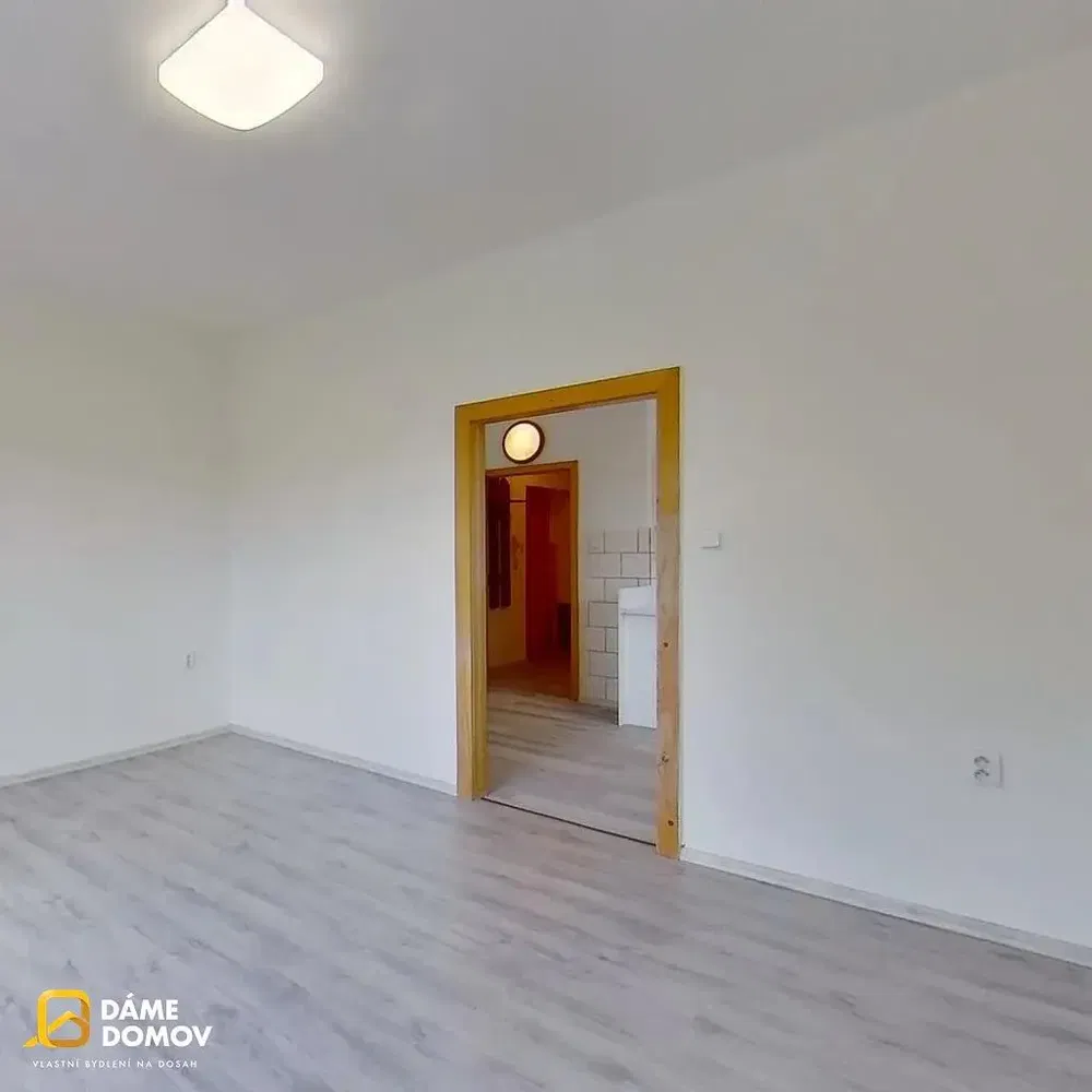 غرفة نوم; أرضية خشبية, ضوء طبيعي