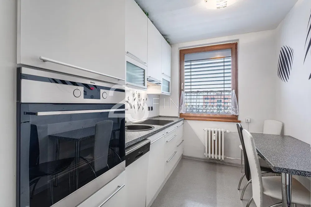 Kuchyně; kuchyňské spotřebiče, přirozené světlo