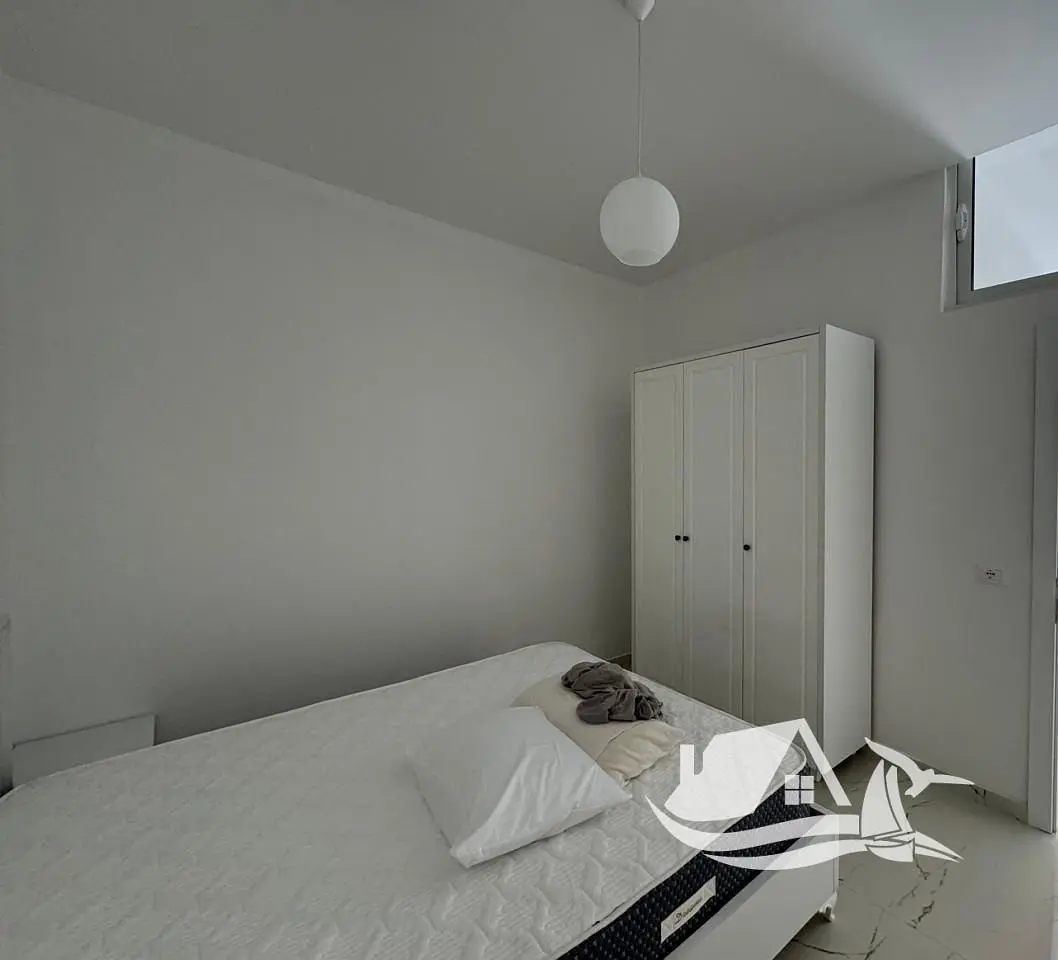 Schlafzimmer; fliesenboden, tageslicht, moderner stil