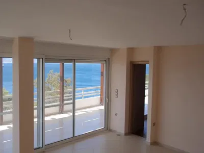 Salon; vue, lumière naturelle, carrelage