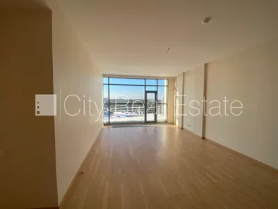 Wohnzimmer; blick, holzboden, tageslicht