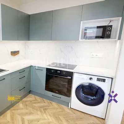 Mutfak; mutfak aletleri, ahşap zemin, tadilatlı, doğal ışık, modern stil