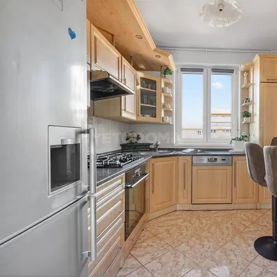 Küche; küchengeräte, fliesenboden, tageslicht