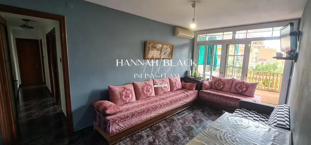 Oturma odası; manzara, doğal ışık, modern stil