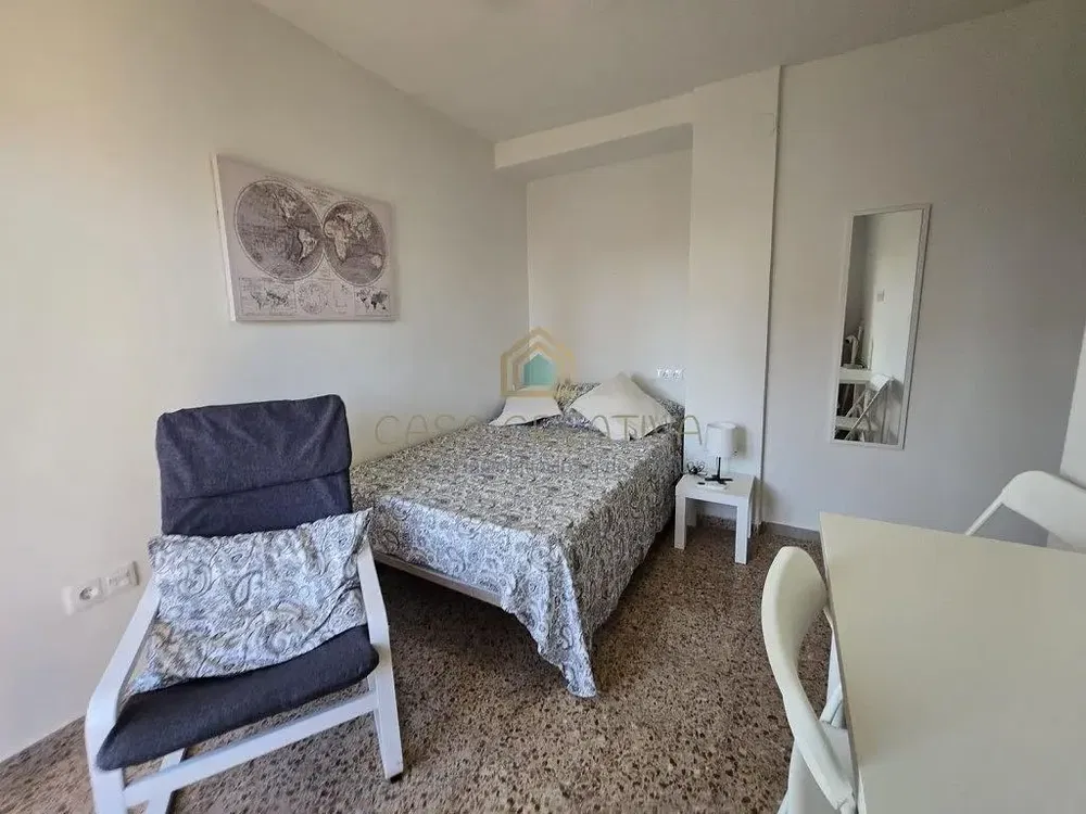 Yatak odası; doğal ışık, modern stil