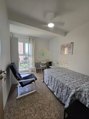 Yatak odası; doğal ışık, modern stil