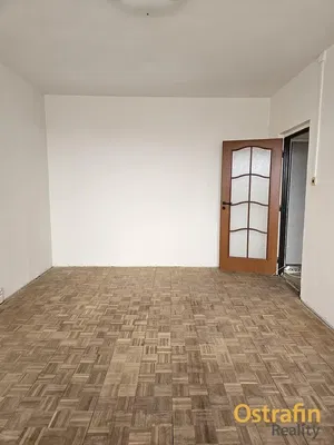 Autre; carrelage, nécessite rénovation