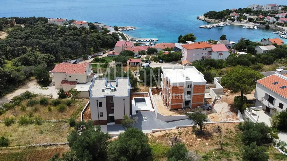 Maison et environs; vue