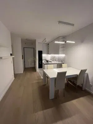 Kuhinja; prirodna svjetlost, moderan stil