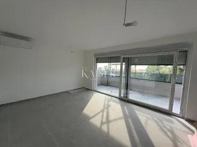 Salon; carrelage, vue, lumière naturelle