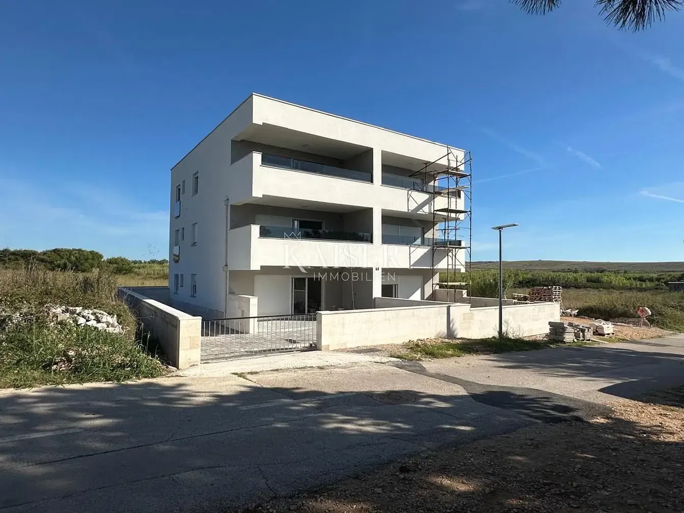 Maison et environs; vue