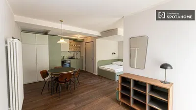 Bedroom; natural light, modern style