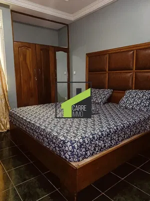 Camera da letto; pavimento in piastrelle