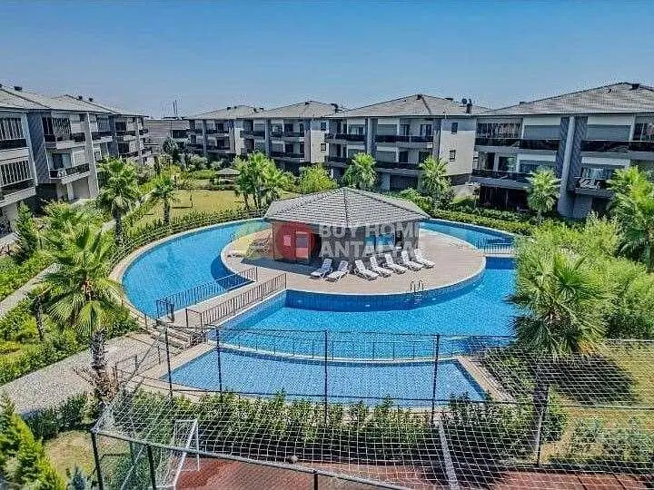 Casa e arredores; vista, luz natural