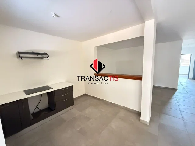 Cocina; suelo de baldosas