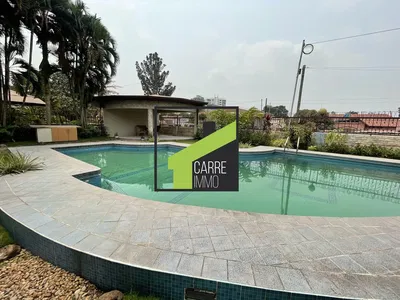 Maison et environs; vue, lumière naturelle