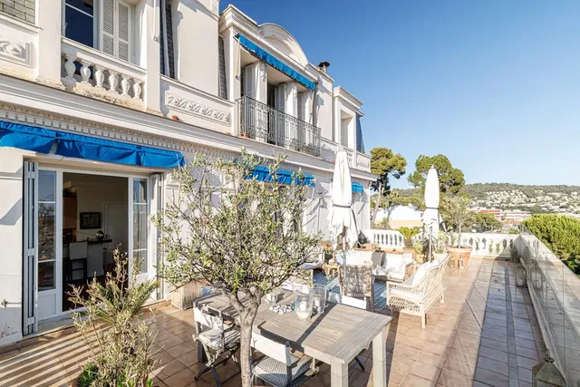 Ταράτσα; θέα, φυσικό φως