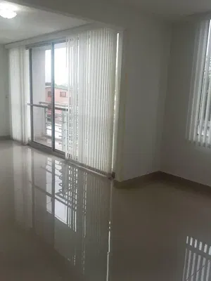 Wohnzimmer; fliesenboden, blick, tageslicht