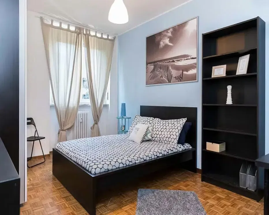 Bedroom; natural light, modern style