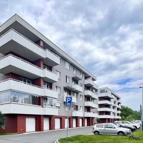 Къща и околности; гледка