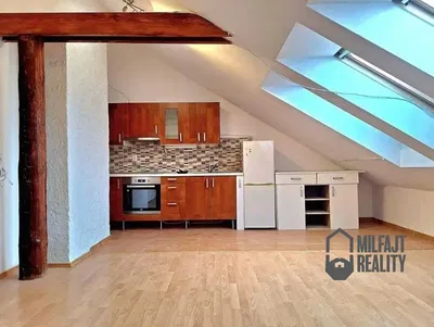 Küche; küchengeräte, holzboden, tageslicht