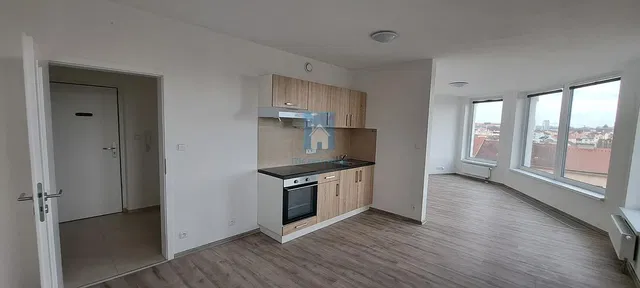 Kitchen; view, kitchen appliances, natural light