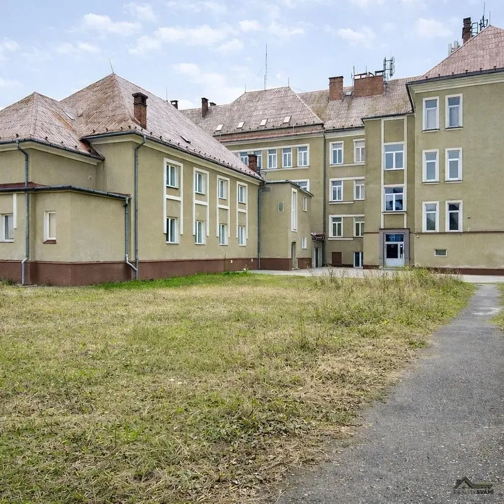 House and surroundings