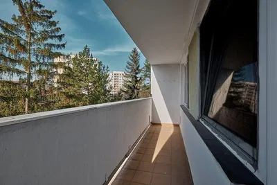 Балкон; поглед, плочице