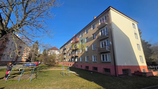 Къща и околности; гледка