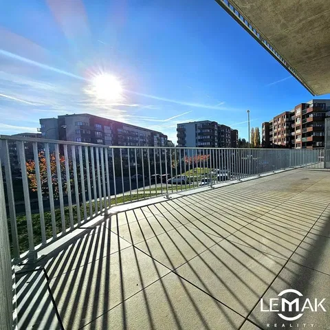 Balcony; view, natural light
