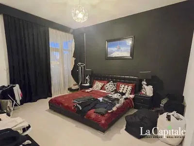 Chambre; nécessite rénovation, style moderne