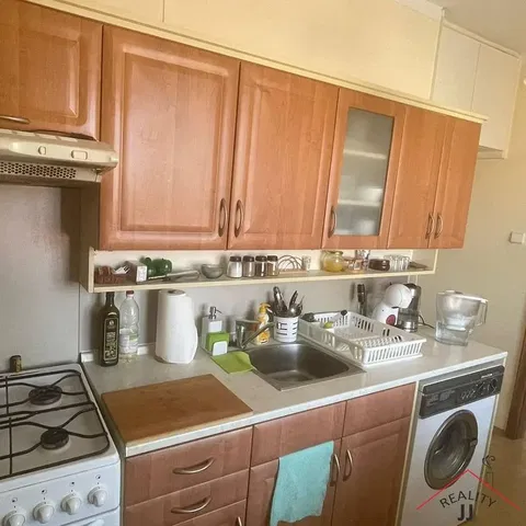 Kitchen; kitchen appliances, tile floor