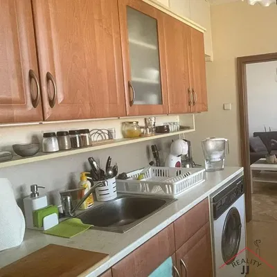 Kitchen; kitchen appliances, natural light