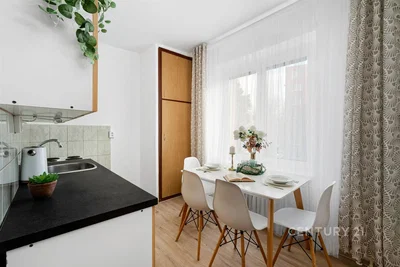 Kitchen; natural light, modern style