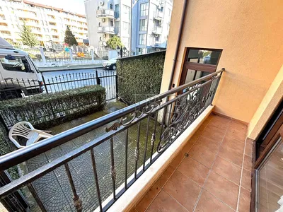 Балкон; поглед, плочице