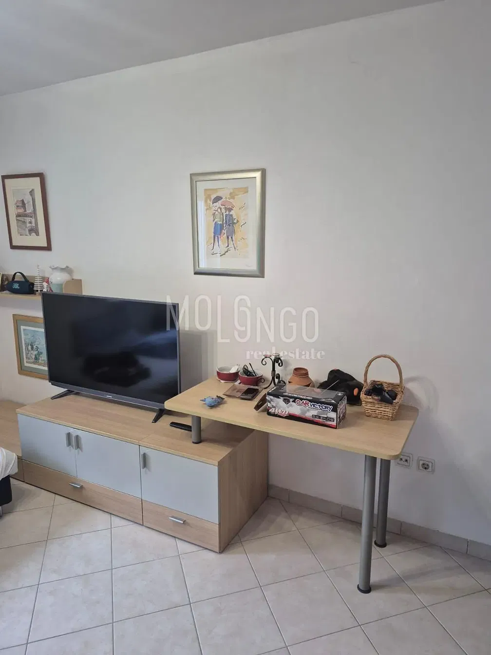 Salon; carrelage, style moderne